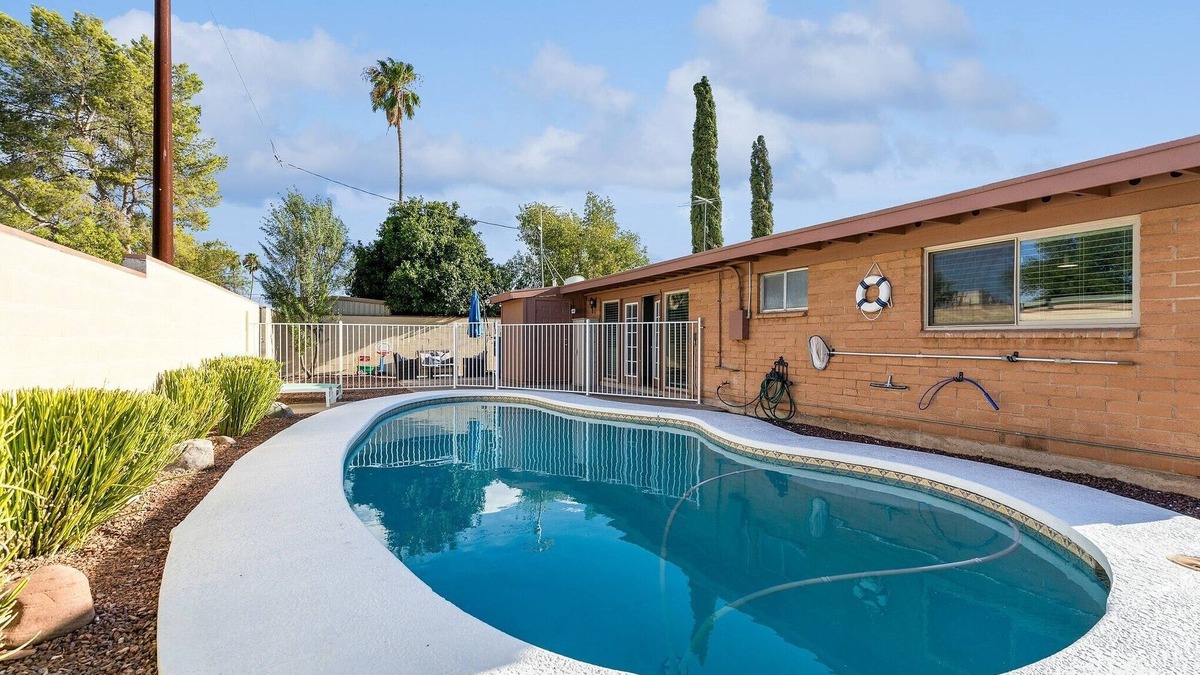 Tucson House | Family-Friendly Desert Oasis by RedAwning