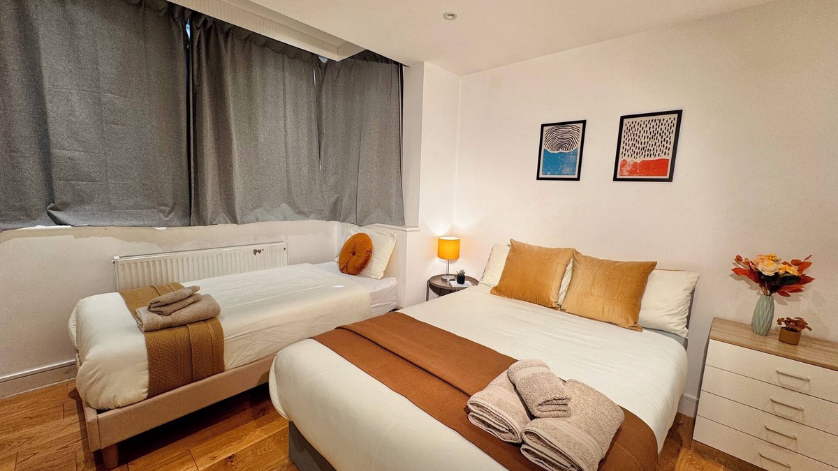 Barnhill Apartment | Family-Friendly En-suite 30min to Central London