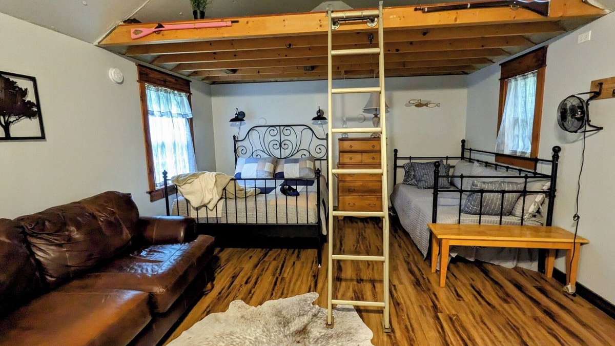 Eddyville Cabin | Family-friendly, hidden gem! Boat, Fish, Hunt, Repeat.