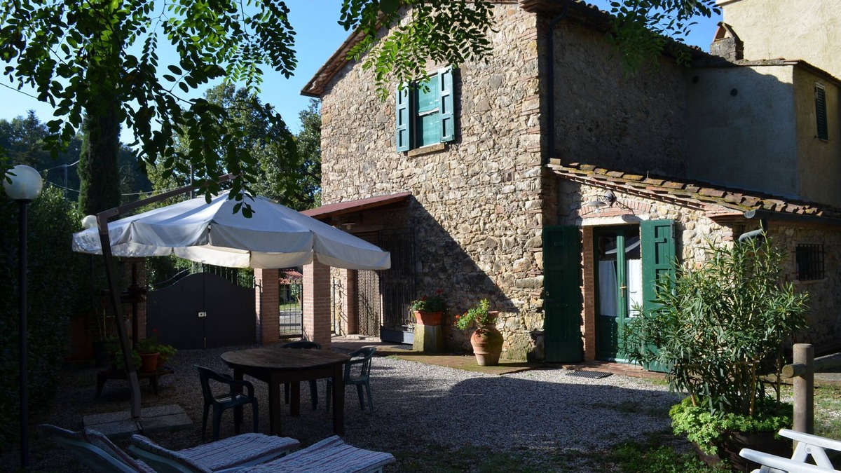 Montescudaio Apartment | Family-friendly house with private garden and private pool for 5 persons