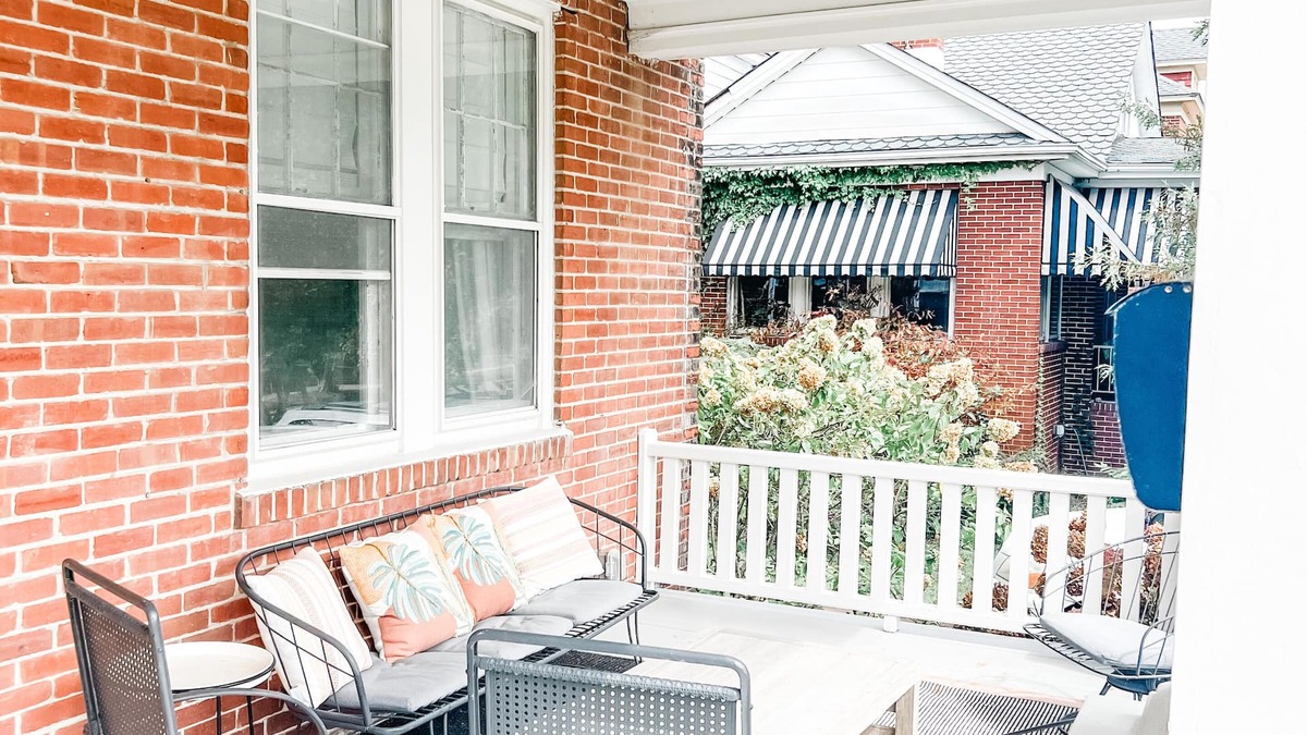 Sea Cottage Addition House | Family-Friendly Home in historic downtown; Wrap-Around Porch, Steps from the Bay