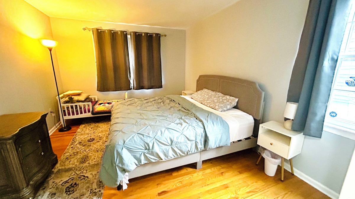 Morrisville House | Family-Friendly Home ✔️Near Sesame Place ✔️2 King Beds ✔️Accessible 1st floor unit
