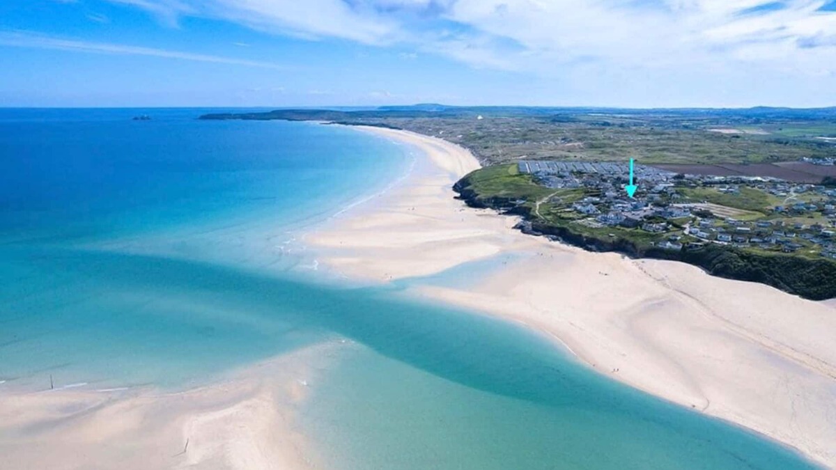 Hayle House | Family friendly home 100m from the beach