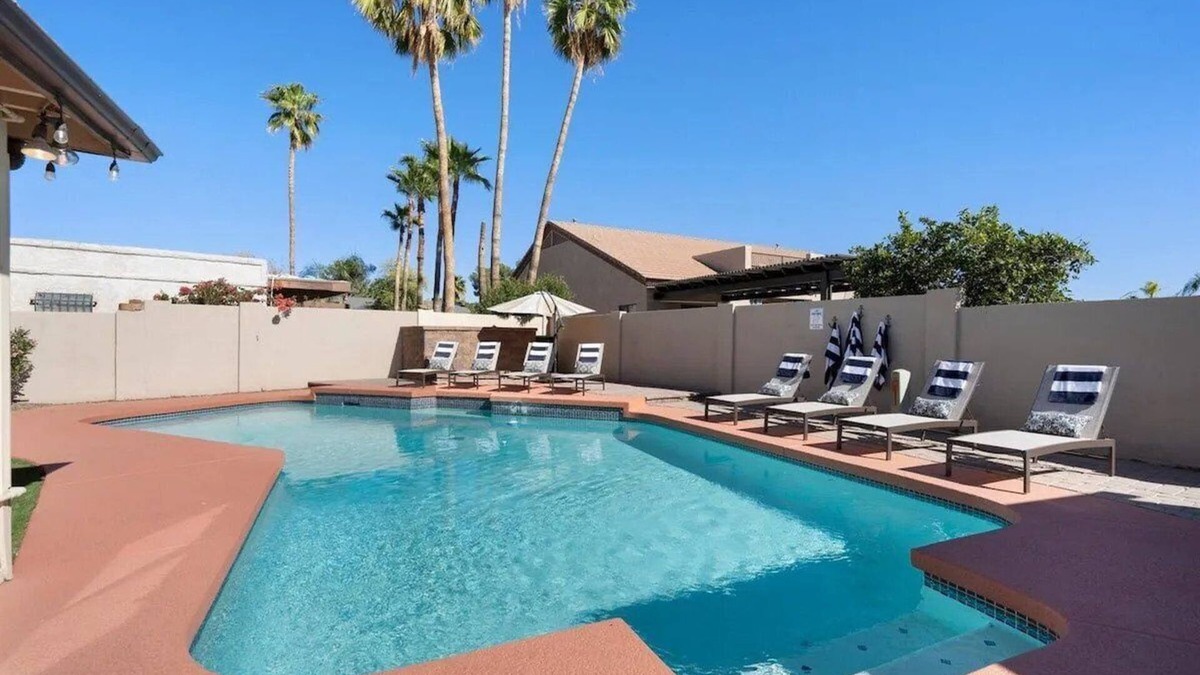 Mesa House | Family Friendly Home on Royal Palms Golf Course