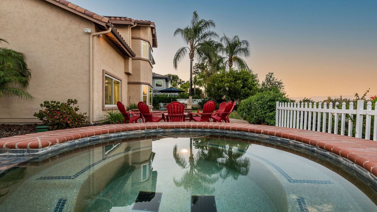 Felicita House | Family Friendly Home Away from Home w/Game room