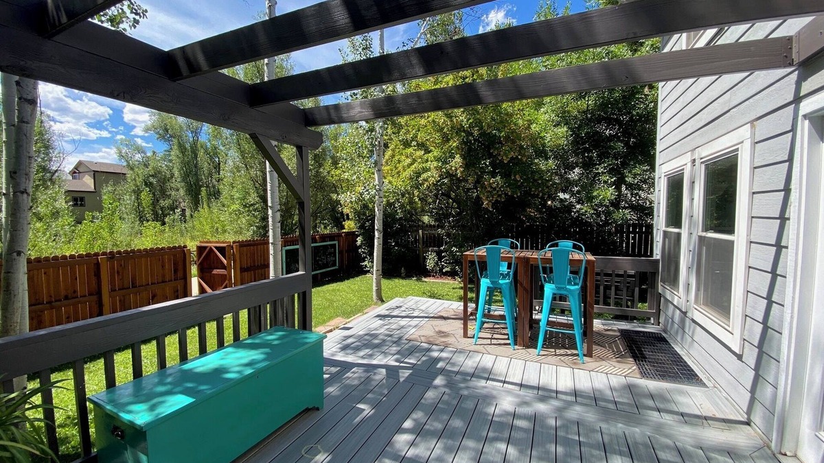 Palo Park House | Family friendly home with back door access to bike trails. Parks nearby!