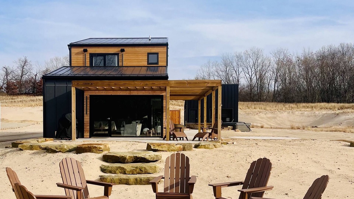 Stevensville House | Family Friendly Lake Front New Build - 5bdrm + Hot Tub