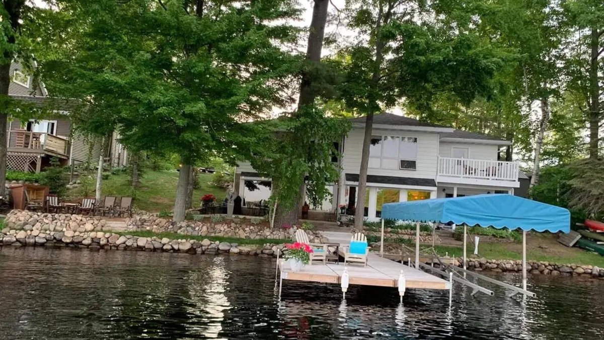 Deerbrook Cabin | Family friendly lakeside retreat on Greater Bass Lake
