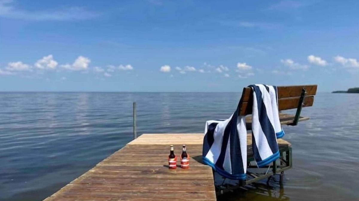 Vineland Cabin | Family Friendly + Lakefront Getaway + Kayaks