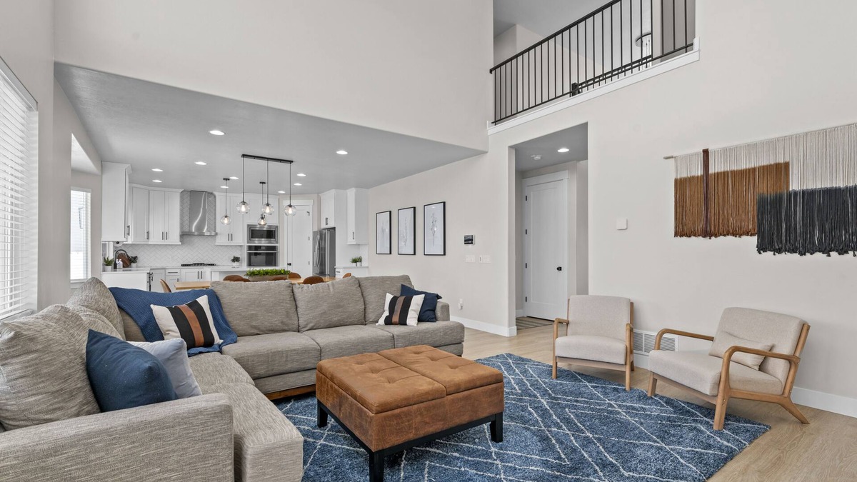 Vineyard House | Family Friendly Luxury Retreat | 4br | Hot Tub