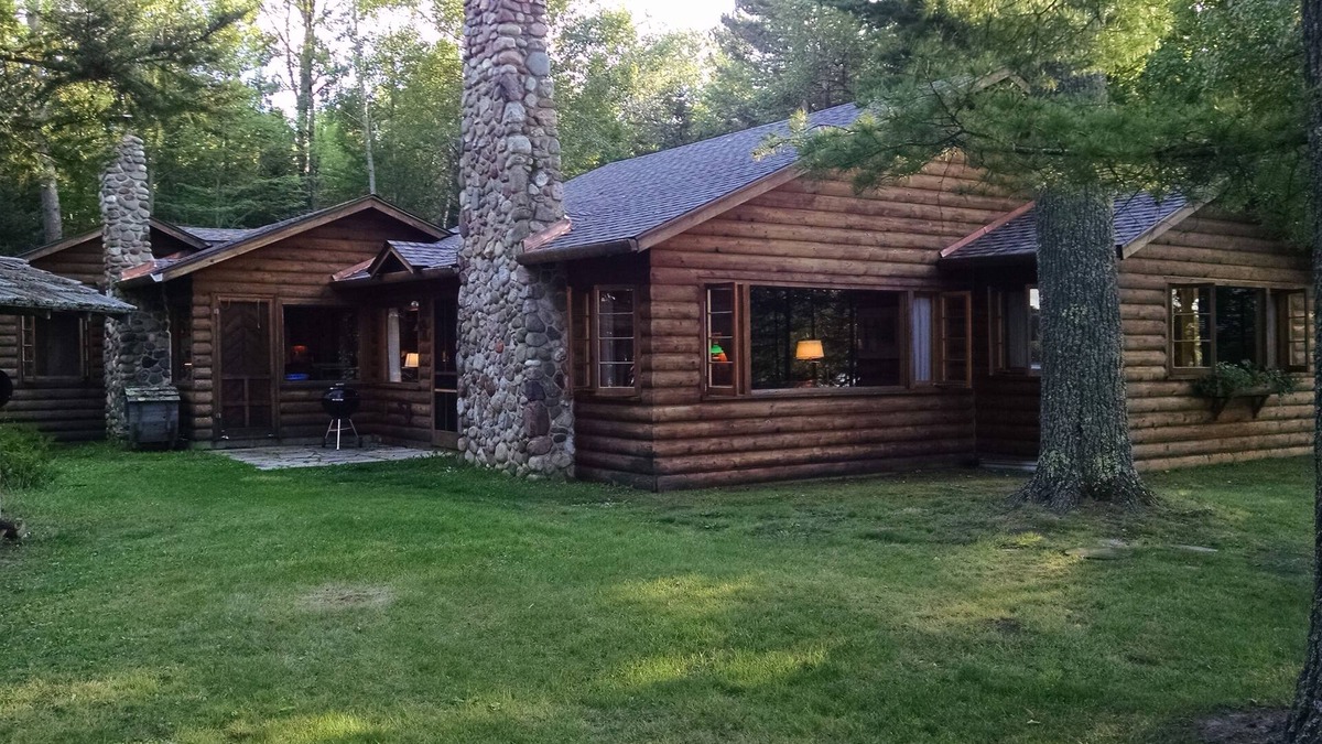 Land O Lakes Cottage | Family-friendly Northwoods Cottage & Guest House On Beautiful Crystal Lake