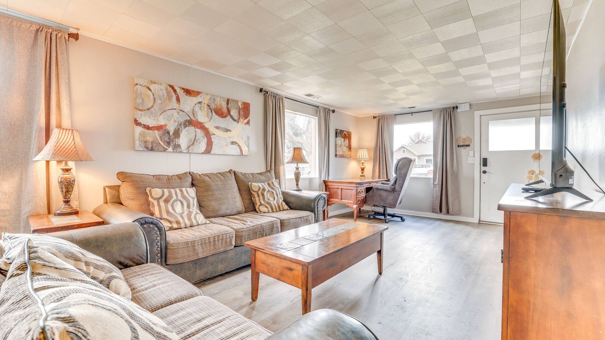 Ontario House | Family-Friendly Ontario Home in Central Location!