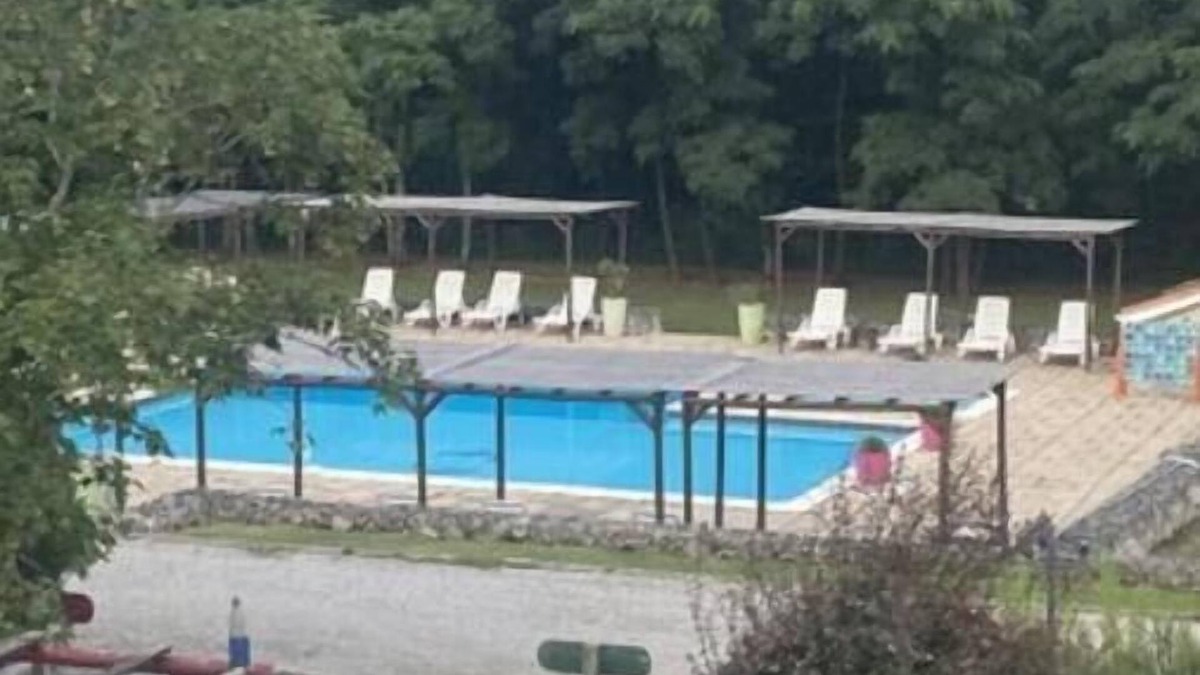 Passirac House | Family Friendly, pet Friendly, Relaxing, Swimming Pool, Play Area, Games Room
