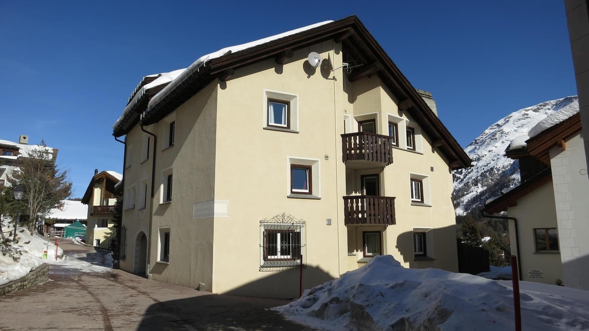 Champfer Apartment | Family-friendly, quiet apartment in a beautiful Engadine house