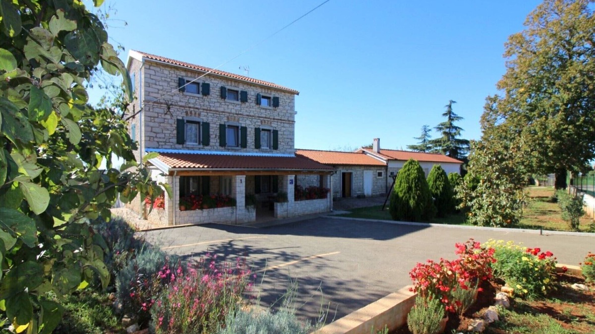 Kastelir House | Family friendly, quiet location, garden with grill, air-conditioned