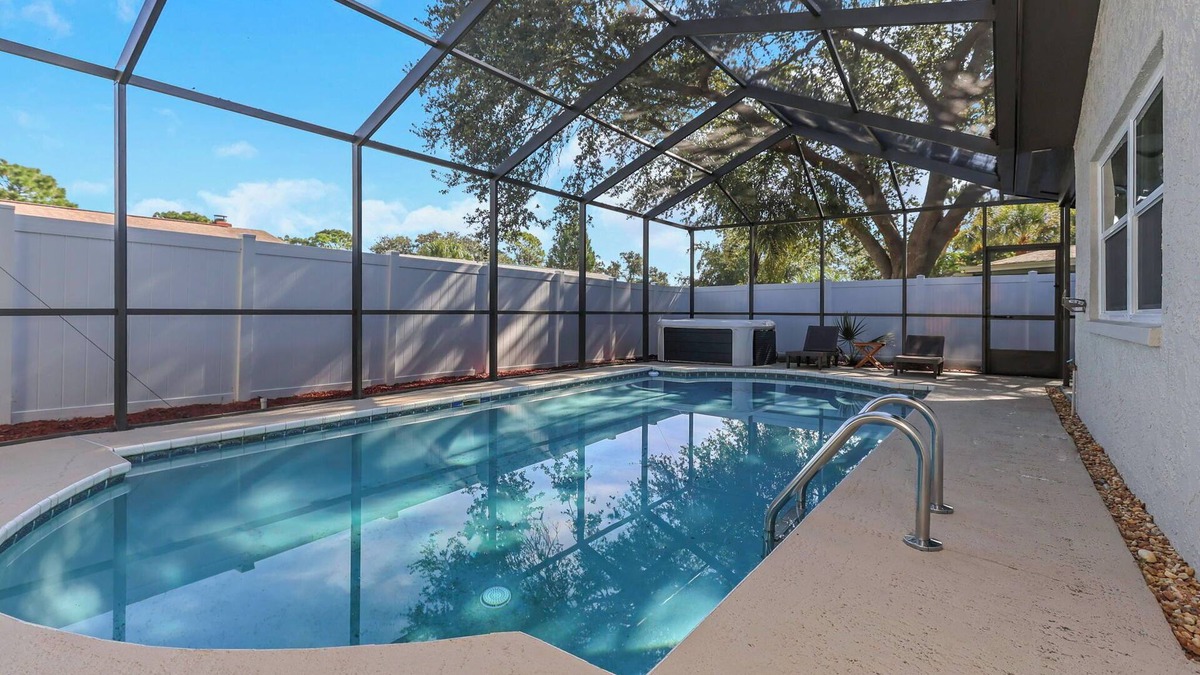 Country Villas House | Family Friendly Retreat near Clearwater Beach.