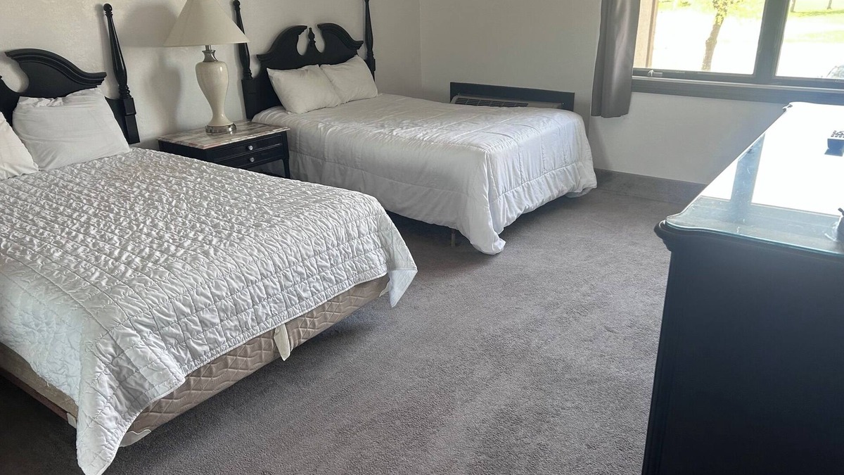 Bay City Hotel | Family-Friendly Resort Living in Bay Valley – Pool, Golf, & Scenic Surroundings