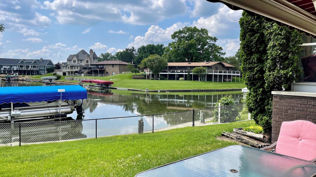 Elkhart House | Family Friendly Riverside Oasis:4 BR, Spacious with Peaceful Scenic Views & ND!