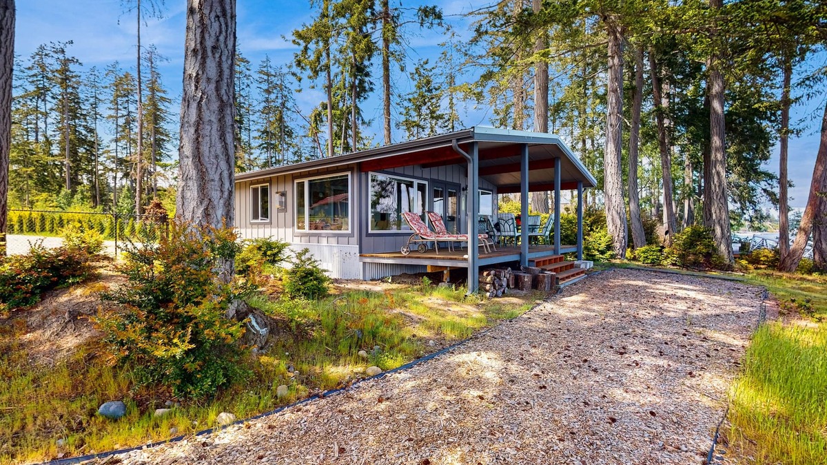 Fox Island House | Family-friendly, soundfront getaway with deck, Wifi, W/D and mountain views
