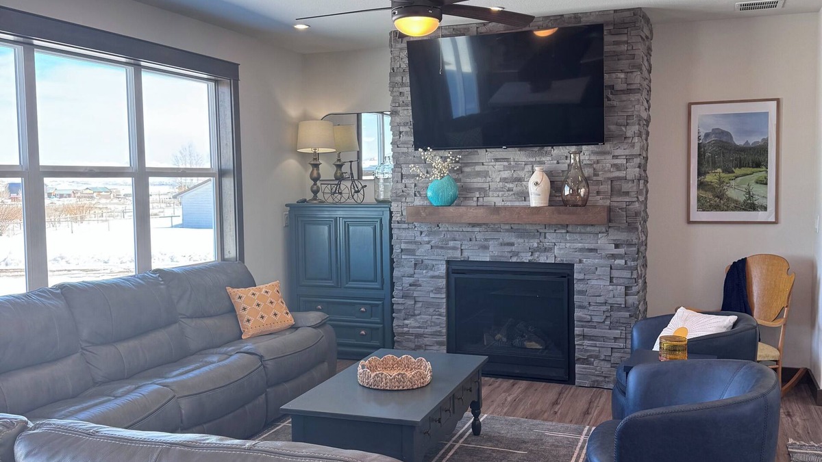 Pinedale House | Family friendly spacious 4-bedroom house in charming Pinedale