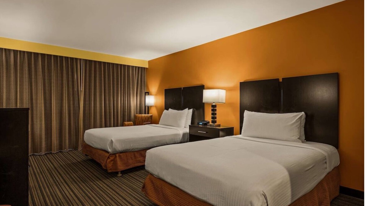 Western Honolulu Hotel | Family Friendly Stay | 2 Double Beds Standard Room | Free Breakfast & Pool