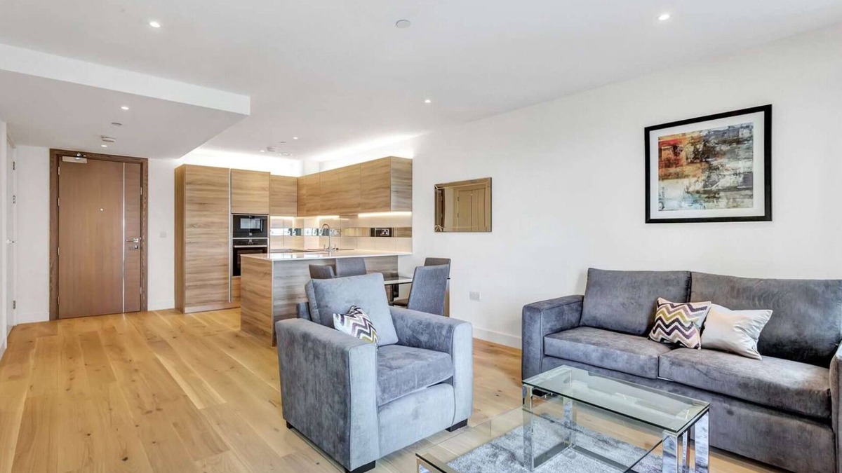 Woolwich Riverside Apartment | Family friendly, stylish river facing stylish 2 bed apartment- direct city links