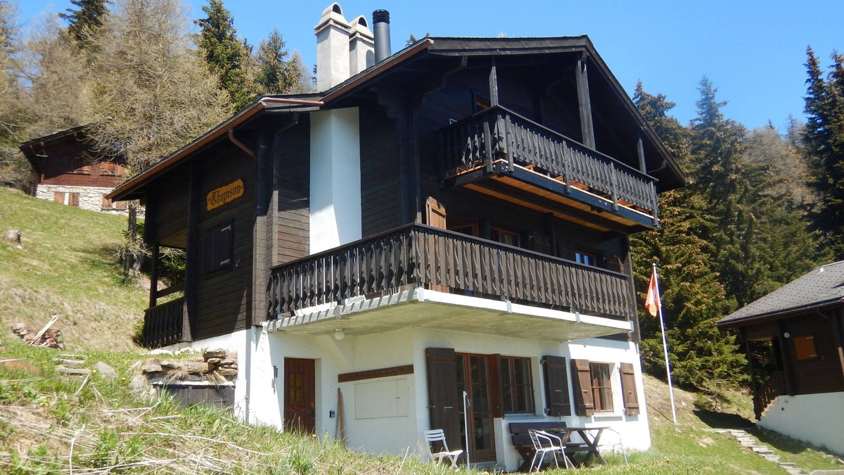 Bettmeralp Ski Chalet | Family-friendly three-family chalet "Thomson" on the Bettmeralp
