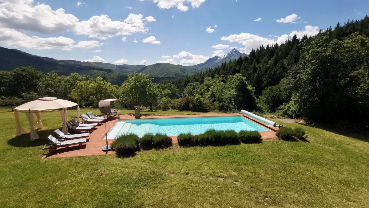 Casola in Lunigiana Villa | Family-friendly Tuscan villa with large private pool & pizza oven