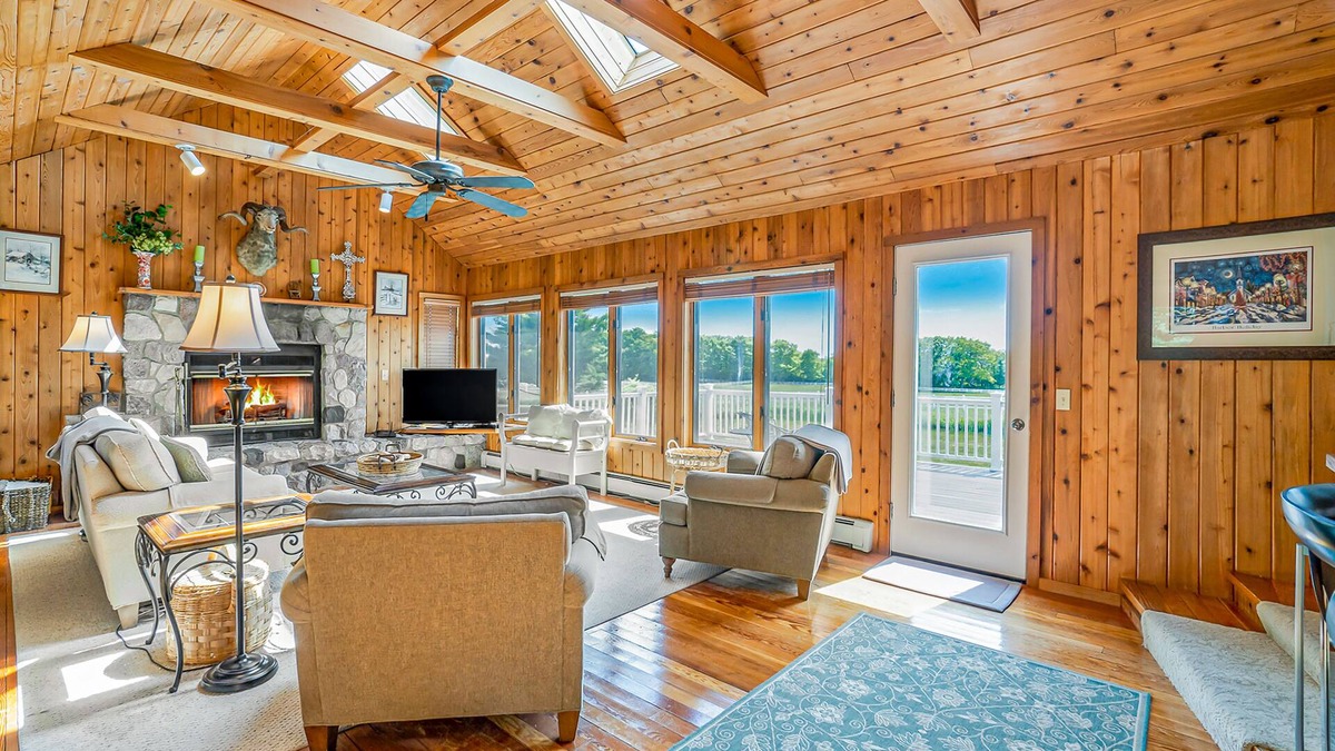 Birchwood Farms House | Family-friendly home with expansive deck, large lawn