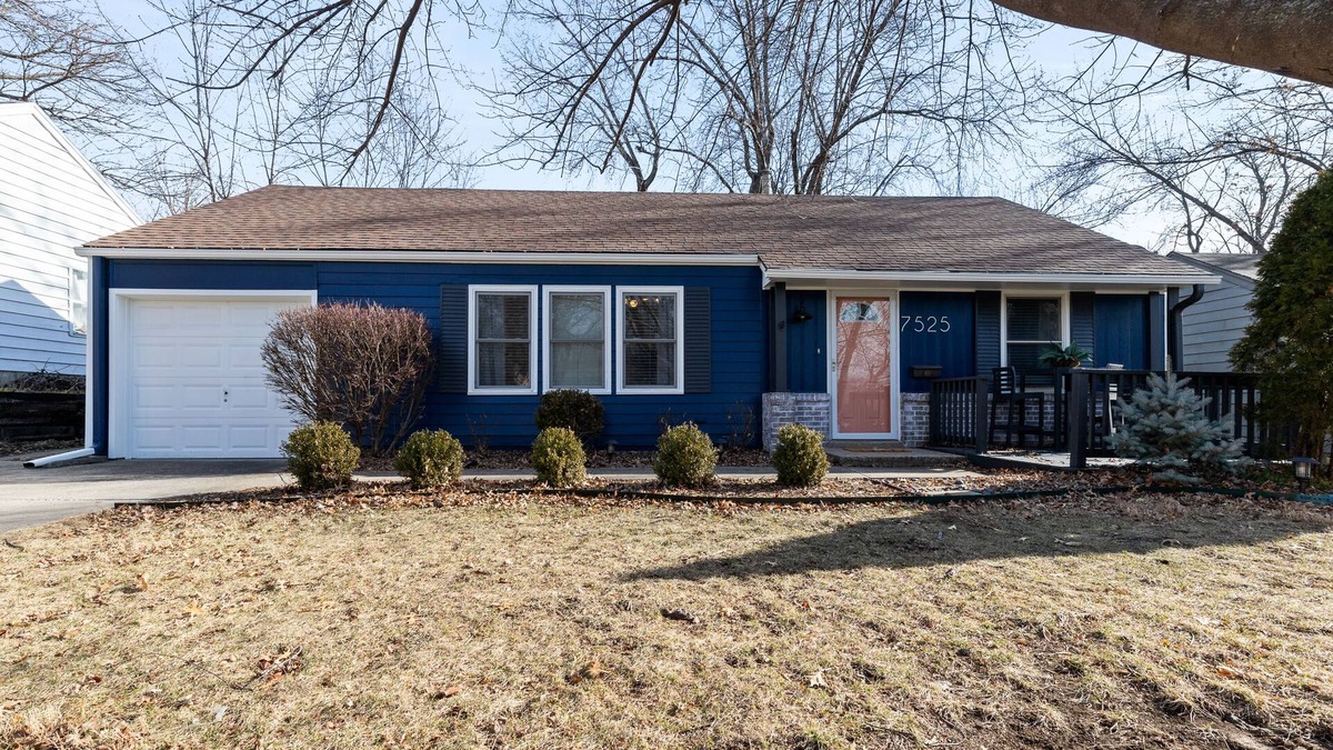 South Kansas City House | Family Friendly Kansas City Ranch in the Center of it All