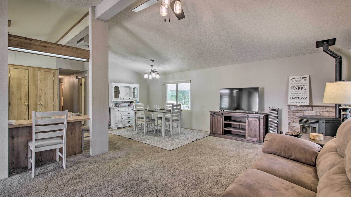 Wofford Heights House | Family-Friendly Home ~ 1 Mi to Kern River!