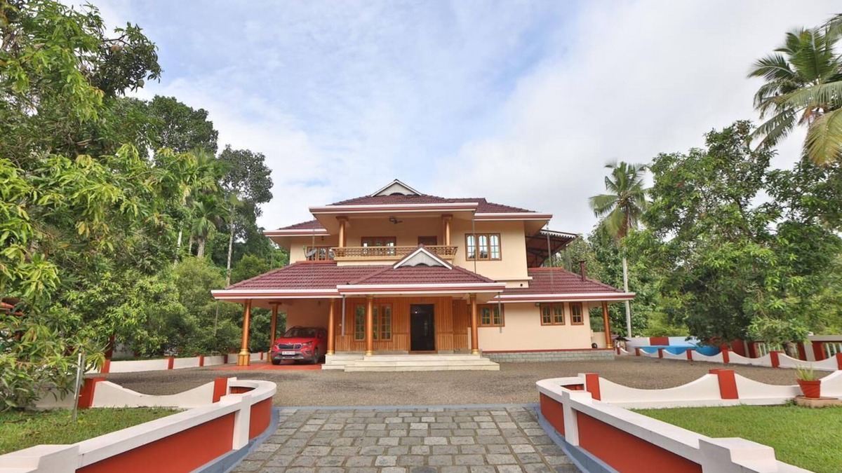 Kuttattukulam Villa | Family-friendly villa with relaxing pool in Ernakulam