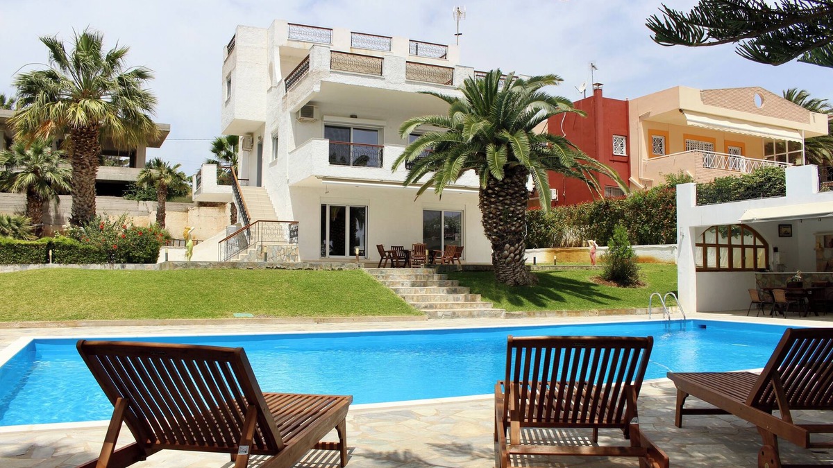 Lagonissi Villa | Family-friendly Villa with big private pool near picturesque beaches