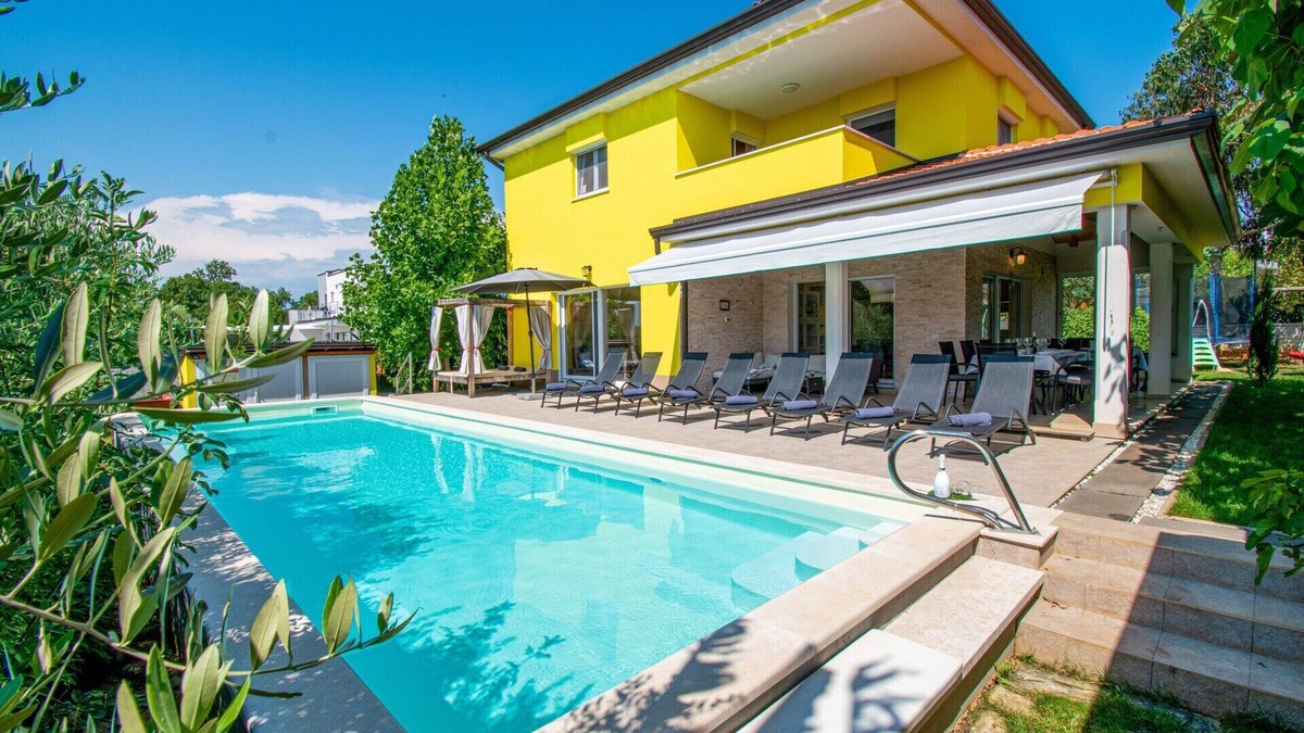 Antonci Villa | Family-friendly villa with a private pool in Porec
