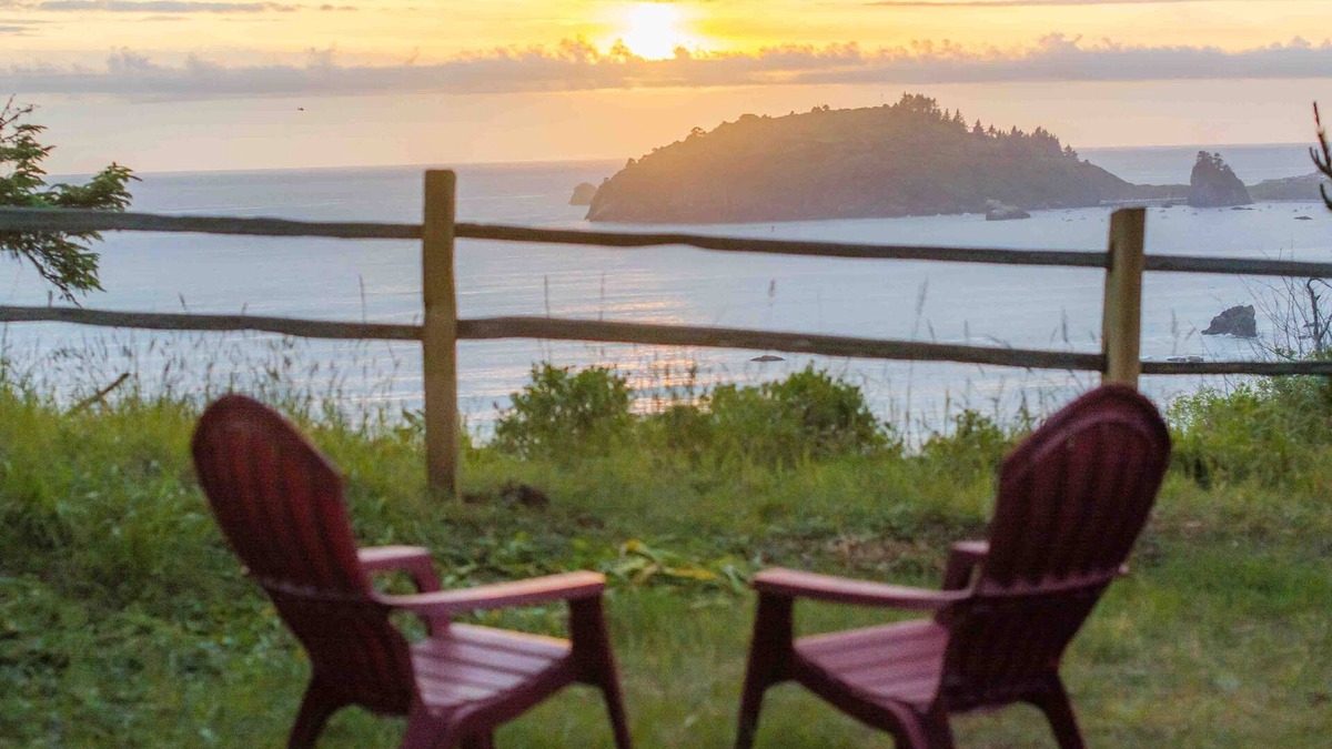 Westhaven-Moonstone House | Family-friendly, waterfront home w/ocean views above Scenic Houda Point