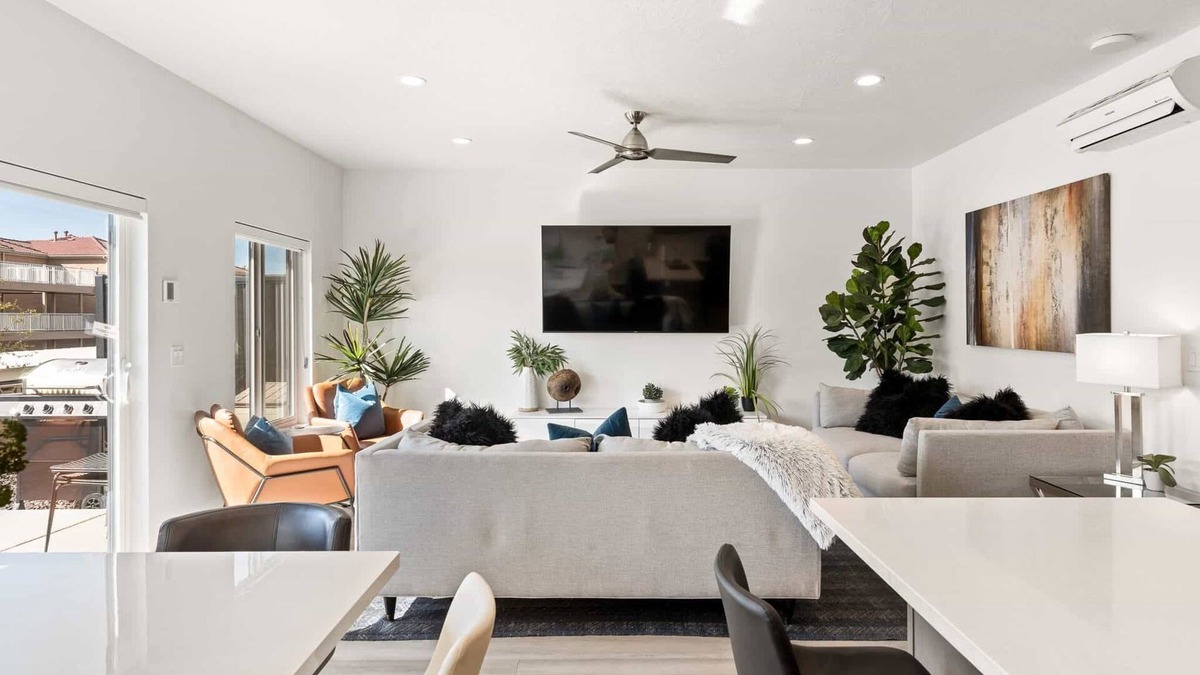 St. George House | Family Fun #13 - Gorgeous Townhome LOTS OF AMENITIES!