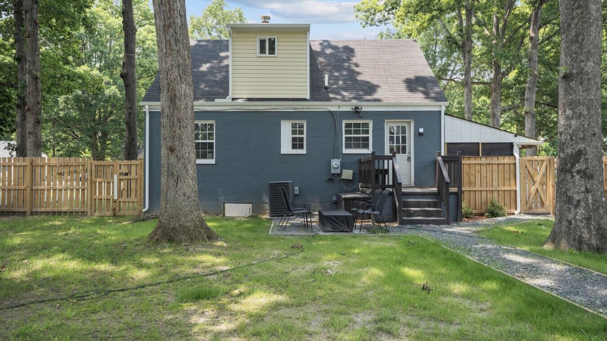 McGuire House | Family Fun: 2 Story Oasis & Pup Retreat Near RVA