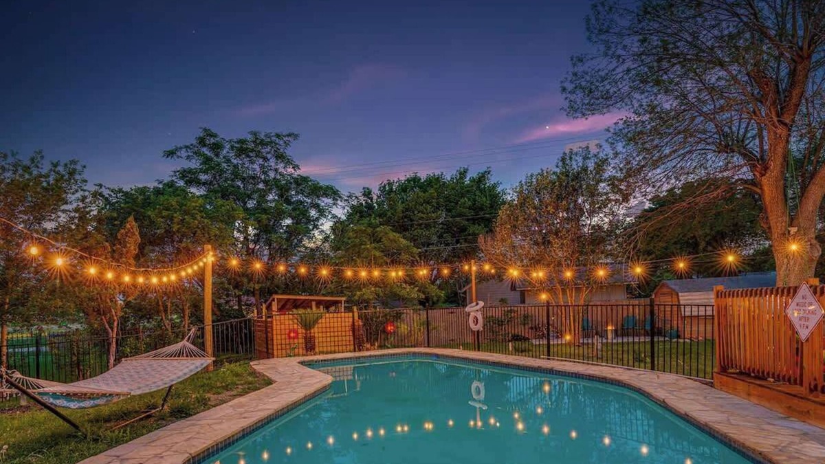 Shearer Hills - Ridgeview House | Family fun 4bed/2bath with pool