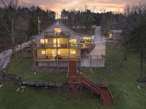 Kimberling City House | Family fun on the lake!