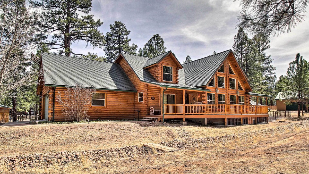 Heber Cabin | Family Game Room: Spacious Overgaard Cabin