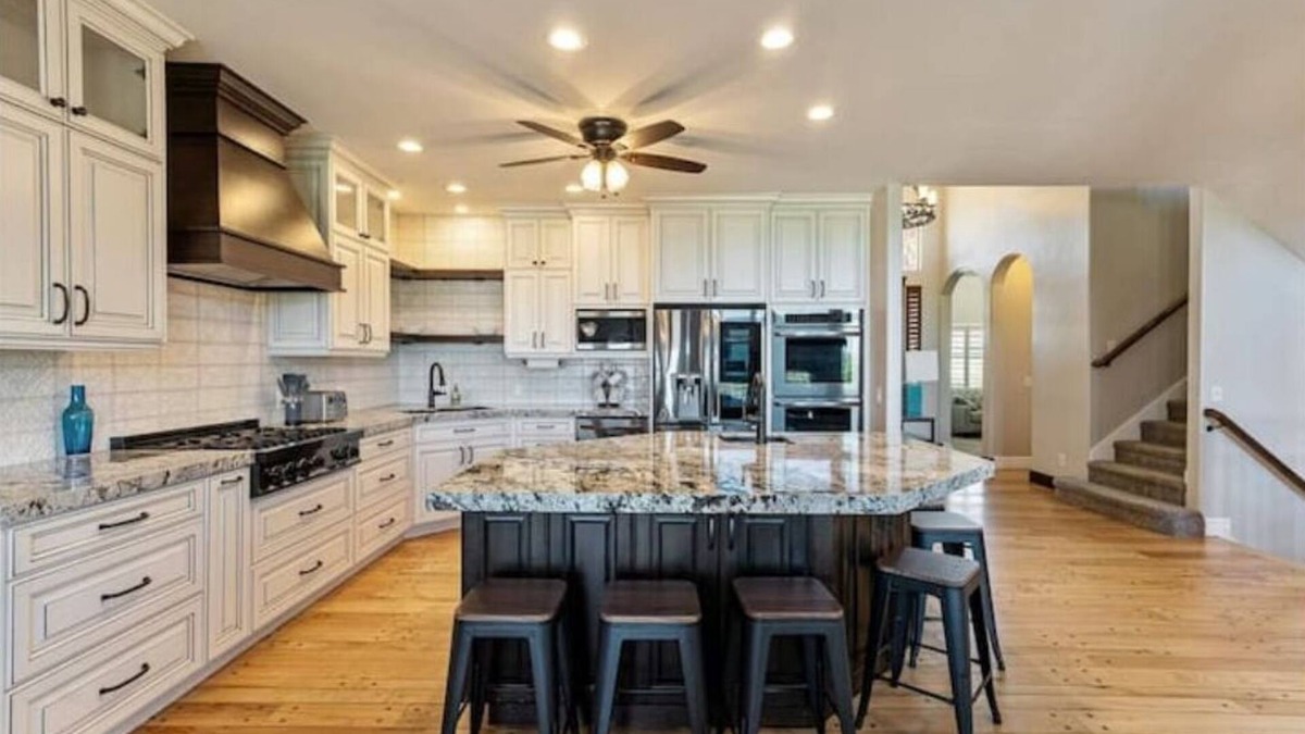 Salt Lake County House | Family Gathering at its Finest; Sleeps 30