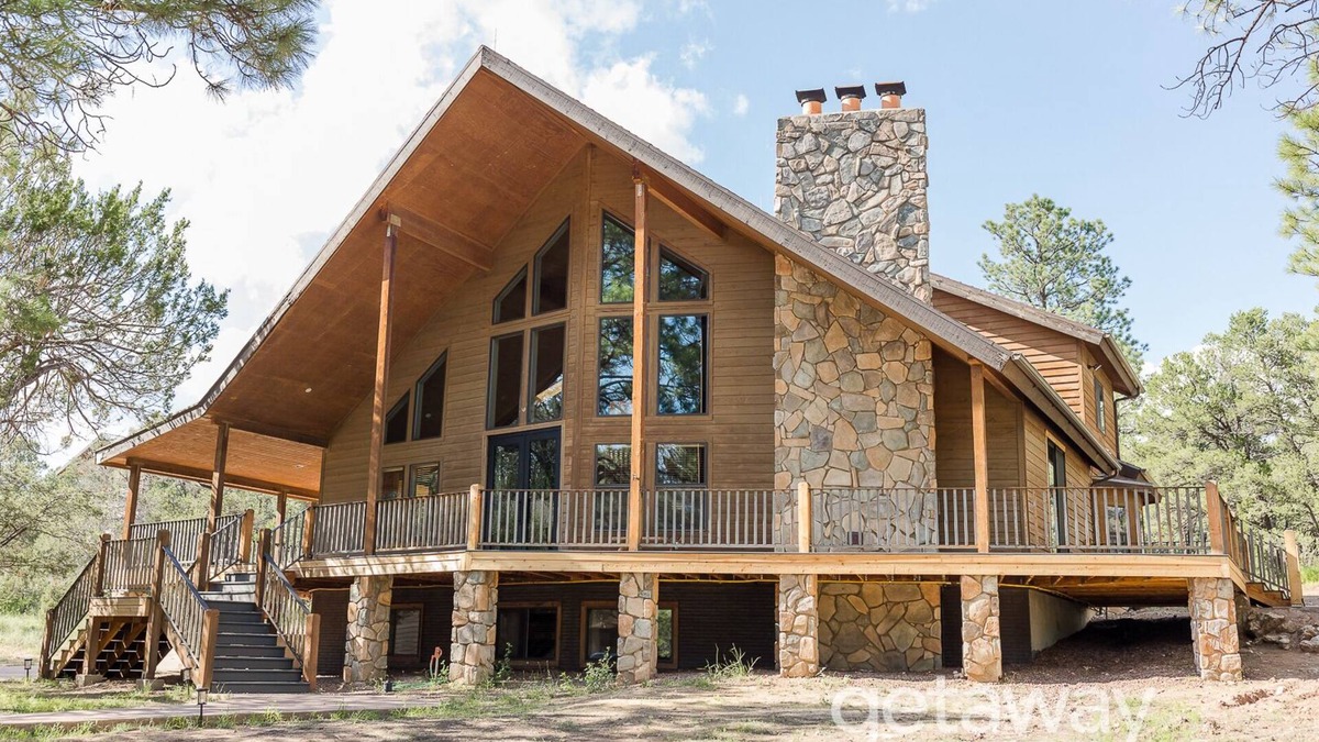 Heber House | Family Getaway | Private Outdoor Living
