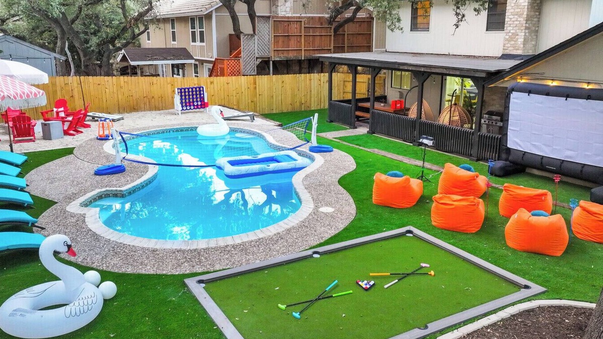 North Central Thousand Oaks House | Family/Group Getaway: Pool, Hot Tub, Firepit, Gameroom & Rack'em Up Mini Golf