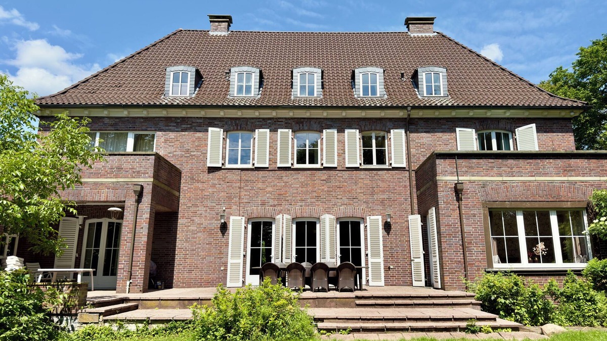 Burgsteinfurt Villa | Family Group Villa with Garden, Sauna & Fireplace