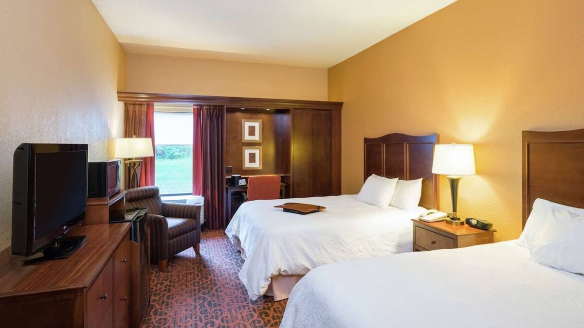 Selinsgrove Hotel | Family Haven - Explore the Susquehanna Valley! Parking | 2 Units