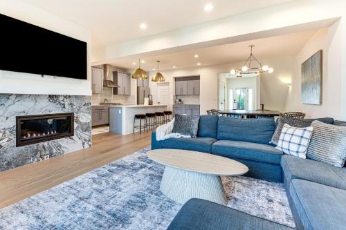 Erie House | Family Haven, Walk to Dtwn Erie Bring Your Pets!