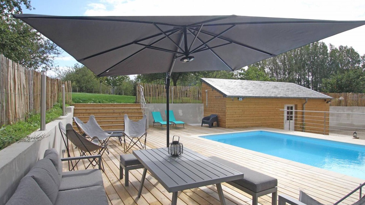 Bricqueville-sur-Mer Cottage | Family home with heated pool, sauna, and Wi-Fi near the sea