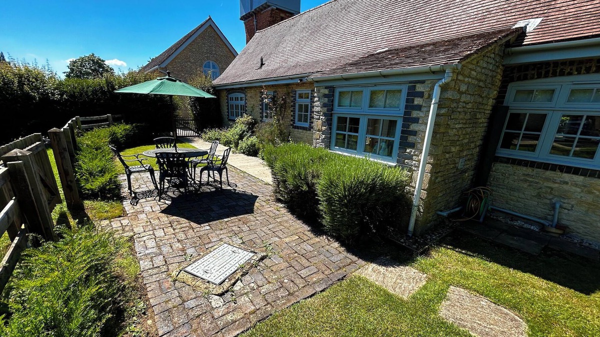 Bicester Cottage | Family home-from-home cottage on working estate