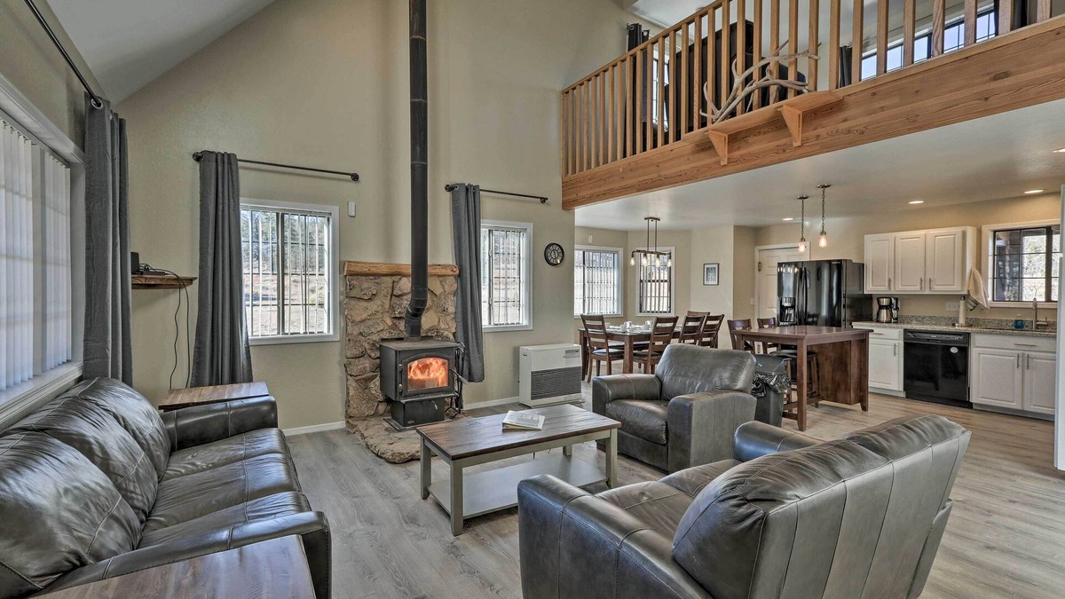 Flagstaff House | Family Home in Flagstaff w/Surrounding Mtn Views!