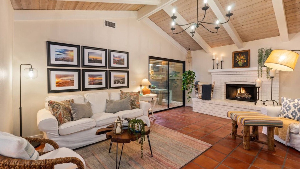 San Clemente House | Family home, steps to sand, close to towns wedding venues, E-Bikes for rent!